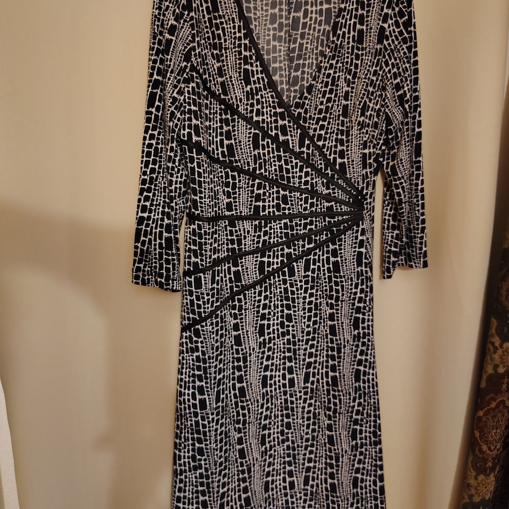 Elegant Black and White Patterned Dress